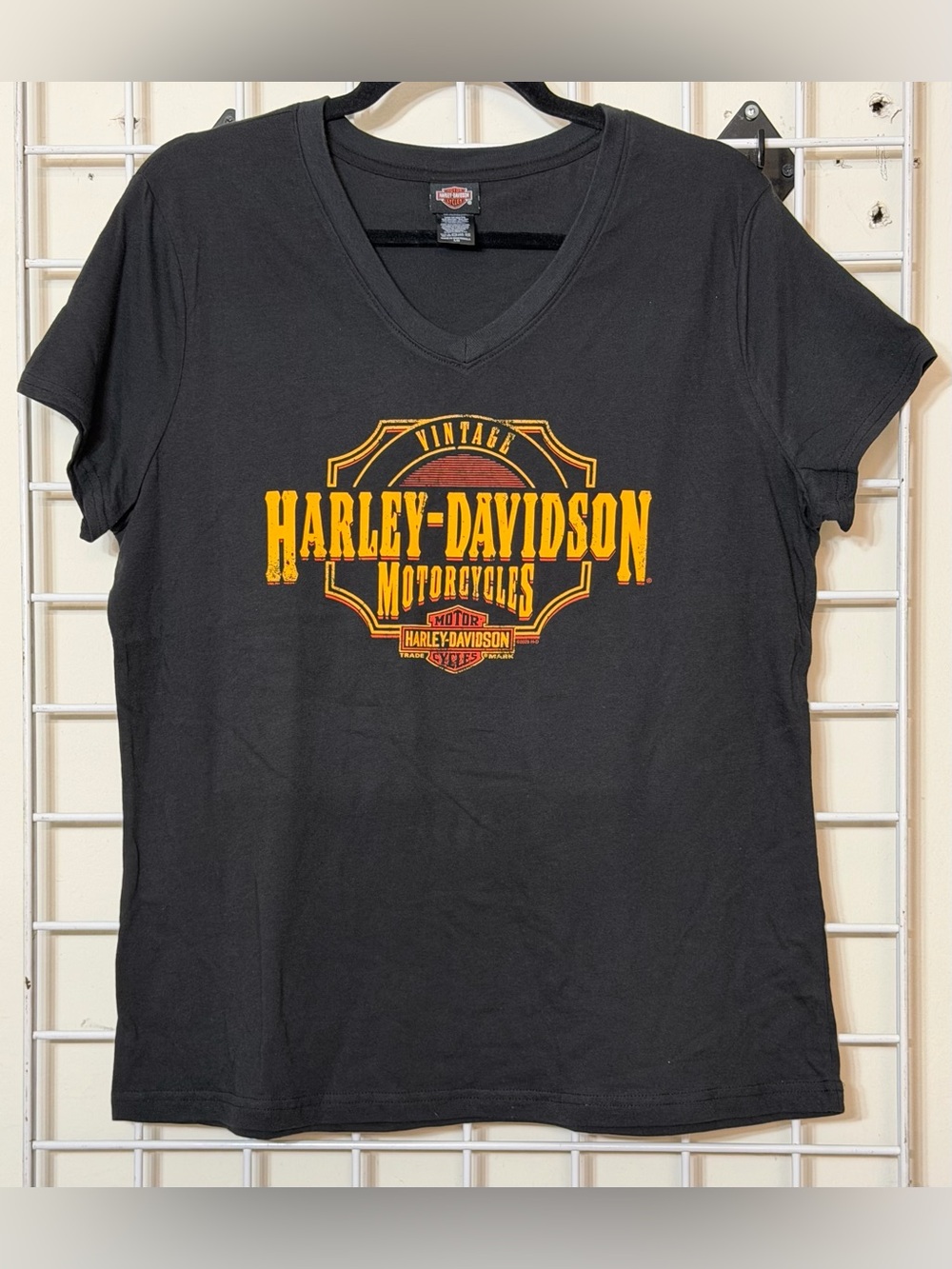 Harley-Davidson Ladies Large Black Distressed Print Tee Yellow Logo New w/o Tag